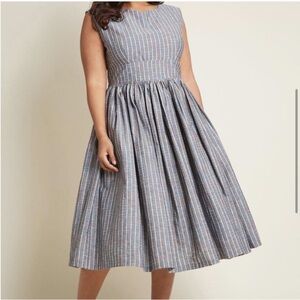 Modcloth Gray Striped Midi Dress